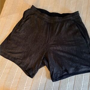 Men’s, Lululemon, 5inch, Medium, Liner, pacebreaker Black patterned shorts